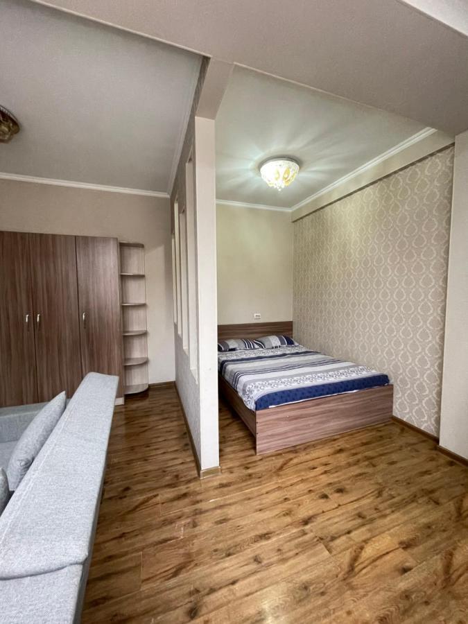Rent Home Kg На Манаса Боконбаева Bishkek Exterior photo